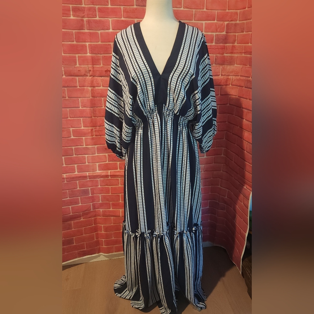 Taylor Navy and White Patterned Maxi Dress